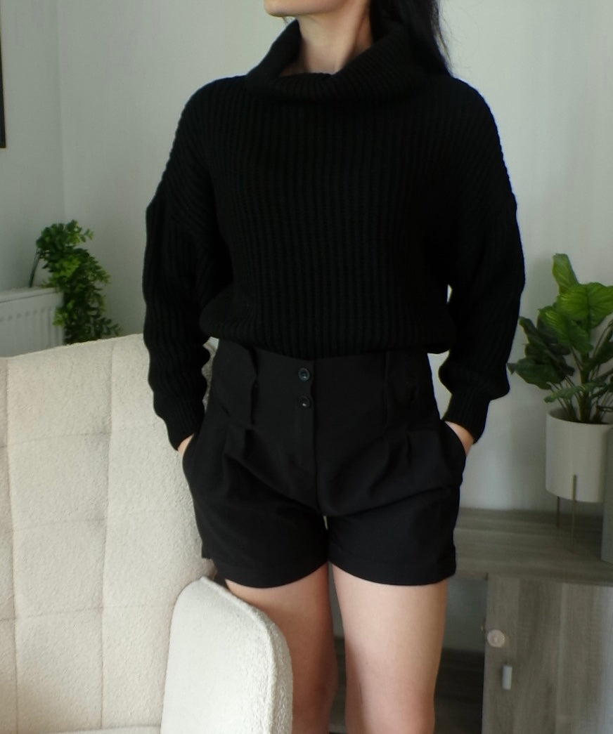 Pull col roulé noir