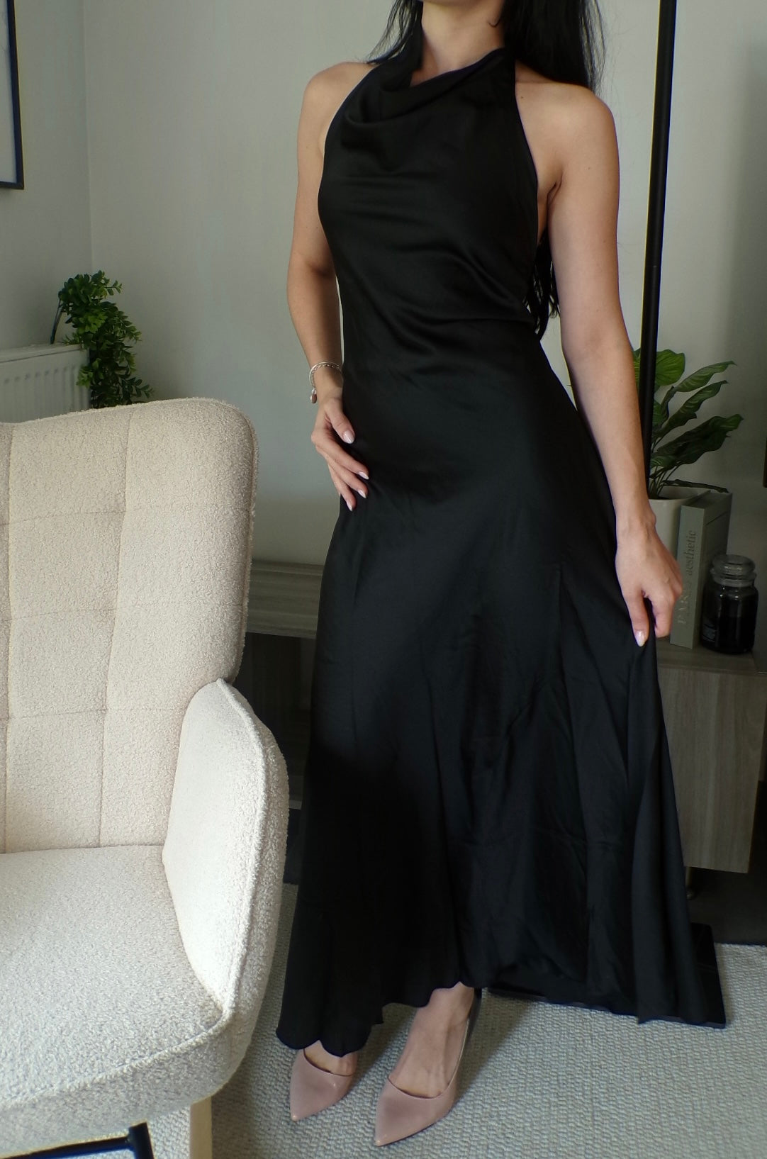 Robe longue satinée dos nu - noire