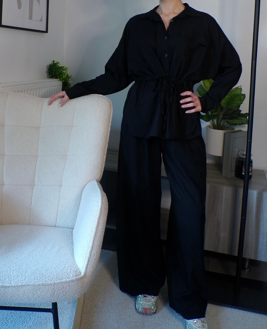 Ensemble chemise nouée à la taille & pantalon large noir