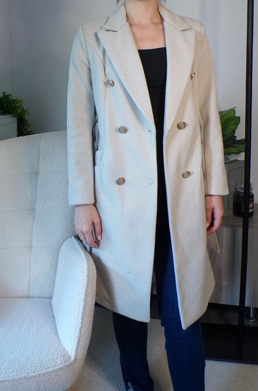 Manteau à chevrons avec ceinture (écru)