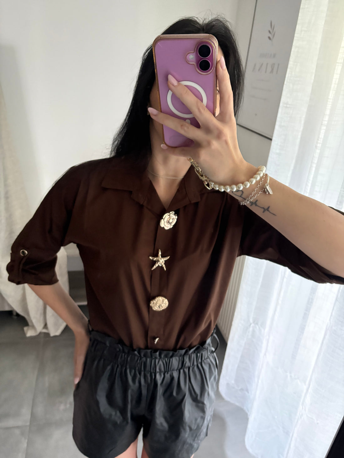 Chemise avec broches