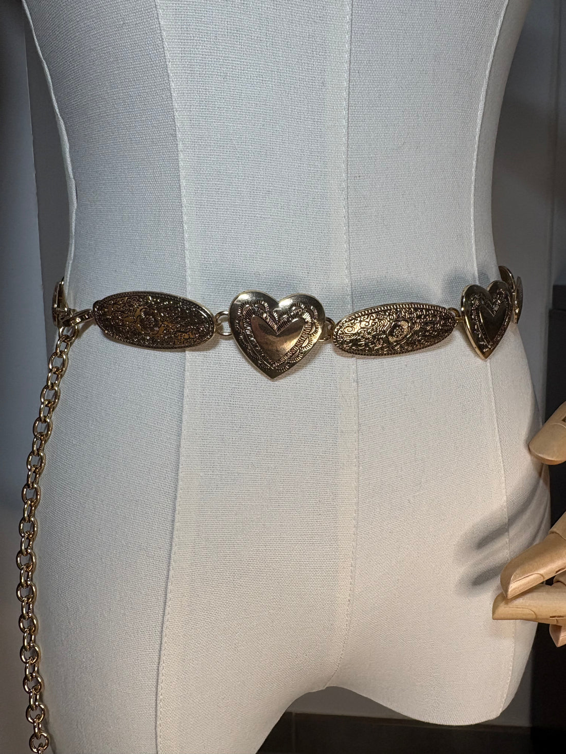 Ceinture chaîne dorée à motif